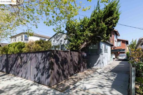 1415 Alcatraz Ave, Berkeley, CA 94702-2710