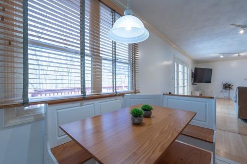 335 Albion Rd, Lincoln RI  02865-4240 exterior