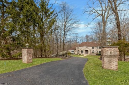 9 Natale Dr, Sparta NJ  07871-3032 exterior