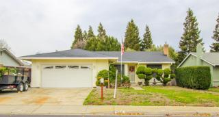 880 La Cruz Ln, Vacaville, CA 95687-5632