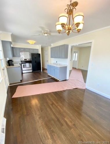 21 Wentworth St, Milford CT  06461-2352 exterior