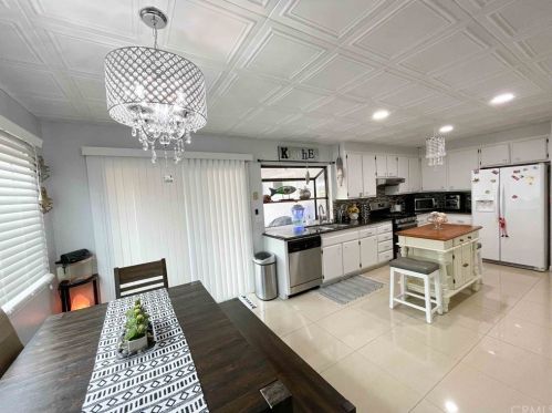 860 Plumwood St, Colton CA  92324-4523 exterior