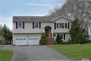 23 Lonni Ln, Smithtown, NY 11787-1610