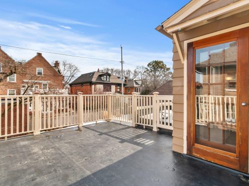 2928 Smt Ave, Milwaukee WI 53211-3440 exterior