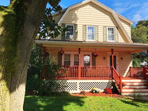 16 Martinack Ave, Peabody, MA 01960-6449