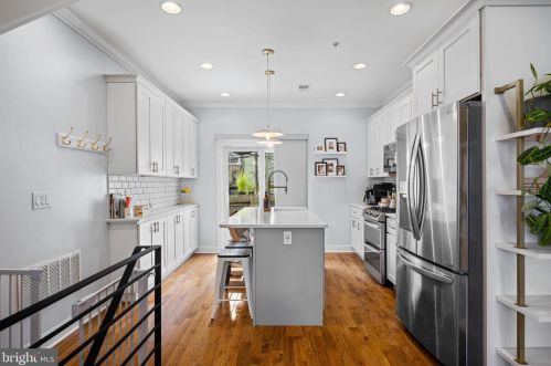 428 Mercy St, Philadelphia PA  19148-2507 exterior