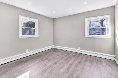 2870 Broadbridge Ave, Stratford CT  06614-2957 exterior