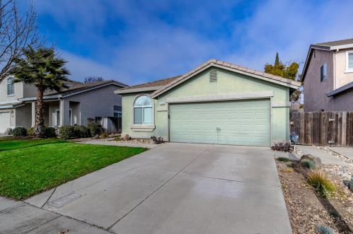 2453 Maestro Way, Modesto, CA 95355-9657