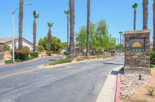 12607 Orangeblossom Ln, Riverside CA  92503-7059 exterior