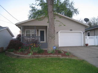 1090 Stratford St, Barb, OH 44203-7570