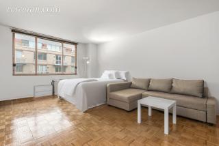 393 49th St, New York NY  10017-1601 exterior