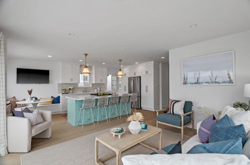 212 41st St, Manhattan Beach CA  90266-3141 exterior