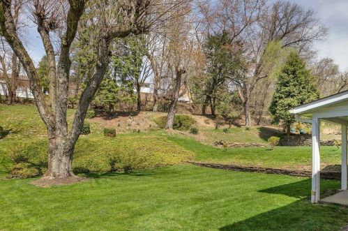 120 Lynnwood Dr, Pittsburgh, PA 15235-4311