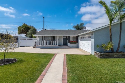 5352 Edinger Ave, Huntington Beach, CA 92649-1547