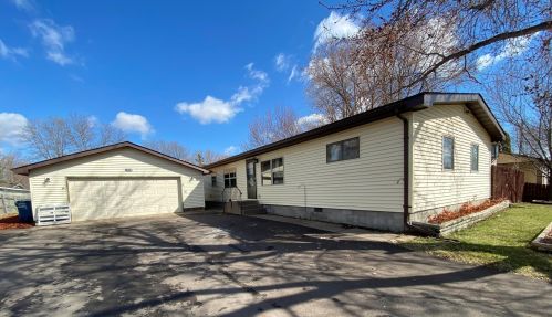 1988 Robin Ln, Lino Lakes, MN 55038-9770