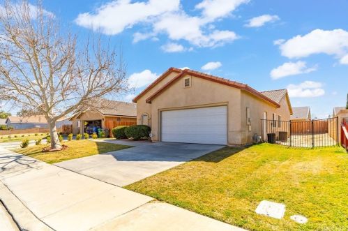 2304 Morningside Ave, Lancaster, CA 93535-6132