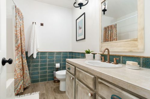 51915 Avenida Alvarado, La Quinta CA  92253-3190 exterior