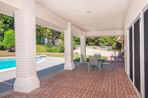 1520 Bonita Vista Dr, San Bernardino CA  92404-2104 exterior