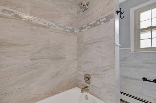 1300 Spindle Hill Rd, Waterbury CT  06716-1223 exterior