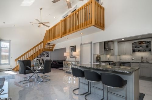 10 Overlook Ave, West Paterson NJ  07424-1917 exterior