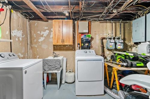 147 Unit St, Providence RI  02909-3929 exterior