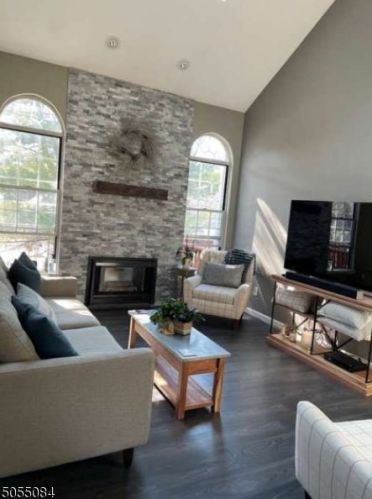 219 Golden Rod Ct, White House Station, NJ 08889-2014