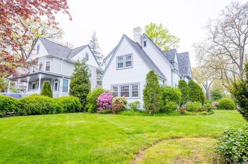6 Vernon Pl, Mount Vernon, NY 10552-2326