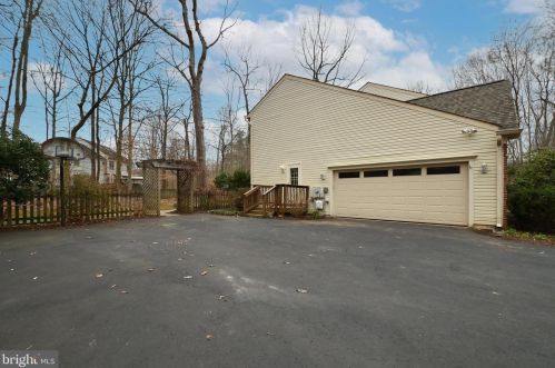 14671 Kogan Dr, Woodbridge, VA 22193-3321