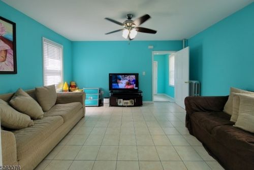 329 1st Ave, Roselle, NJ 07203-1303