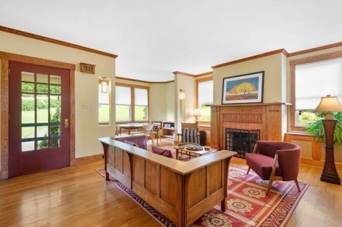 2611 Middle Rd, Glenshaw, PA 15116-2805