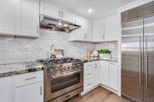 82 Montego Ct, San Diego CA  92118-3251 exterior