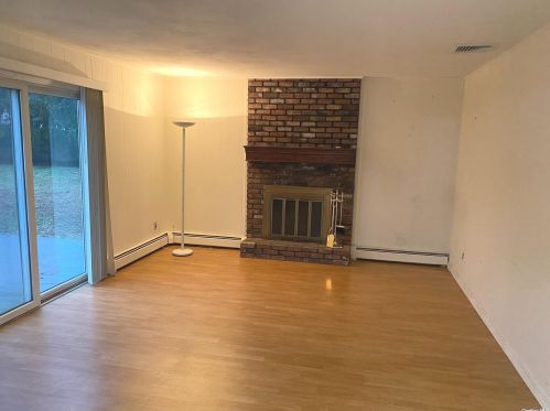 44 Oleeta Rd, Mount Sinai NY  11766-2505 exterior