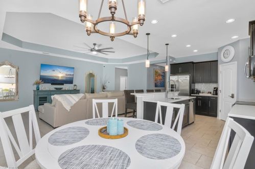 14487 Manchester Dr, Naples FL  34114-8630 exterior