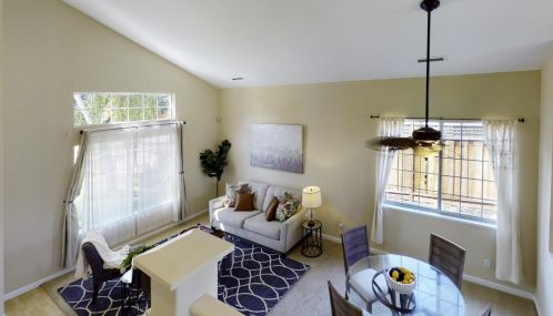 1550 Foxwood St, Hollister CA  95023-8048 exterior