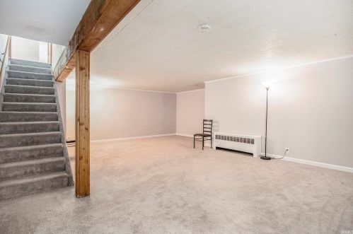 809 12 St, Mishawaka IN 46544-5822 exterior