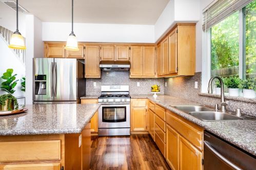 6050 Ventura Way, Folsom CA  95762-5563 exterior