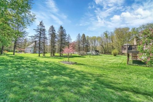 1532 Route 208, Washingtonville NY  10992-1916 exterior