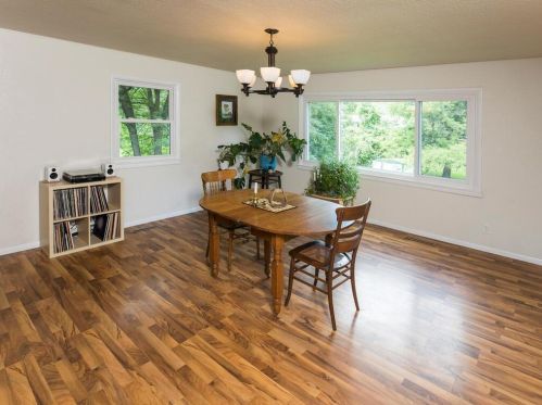304 Greenvale Ave, Waterford MN  55057-1413 exterior