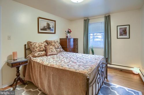 40 Center Dr, Camp Hill PA  17011-7608 exterior