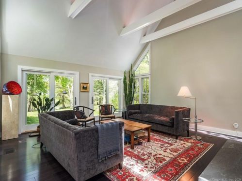 80 Ingham Hill Rd, Essex CT  06426-1507 exterior