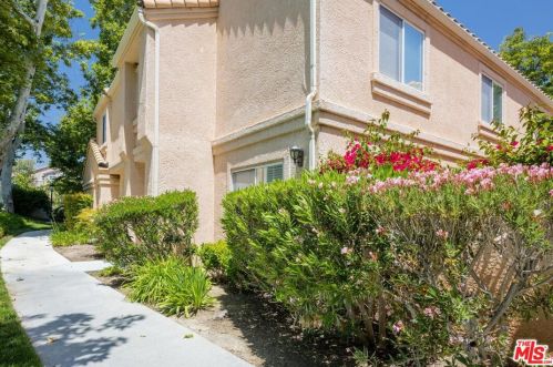 25220 Steinbeck Ave, Santa Clarita, CA 91381-1216