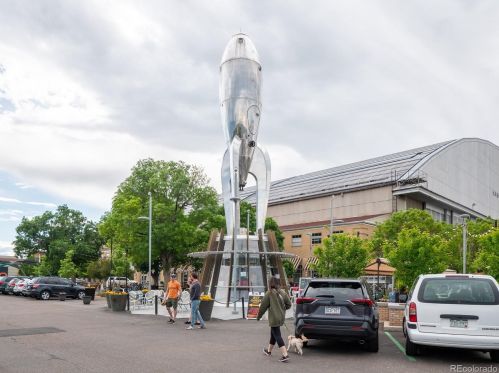 77 Rosemary St, Denver CO 80231-4186 exterior