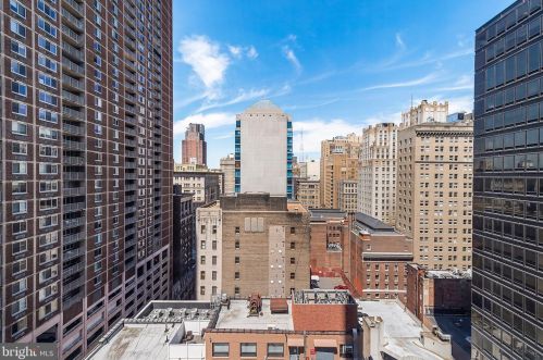 1425 Locust St, Philadelphia PA  19102-3832 exterior