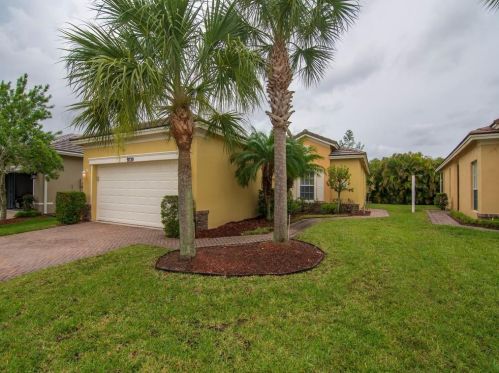 9720 Eastbrook Cir, Fort Pierce, FL 34987-2428