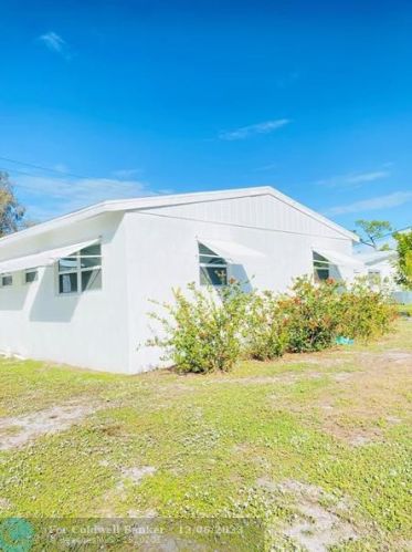 1315 15th St, Vero Beach FL  32960-3611 exterior