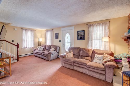 218 3 St, Florence NJ  08518-2006 exterior