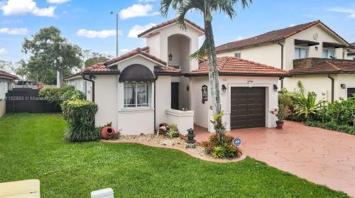 7972 186th Ter, Hialeah, FL 33015-7201