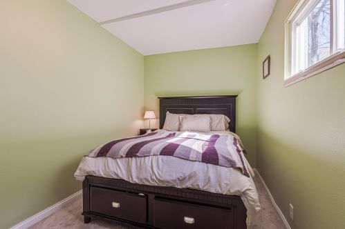 2526 Bartlett Ave, Milwaukee WI 53211-3952 exterior