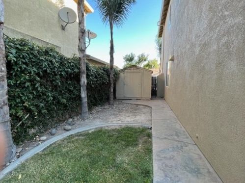 2478 Appian Way, Manteca CA 95337-8241 exterior