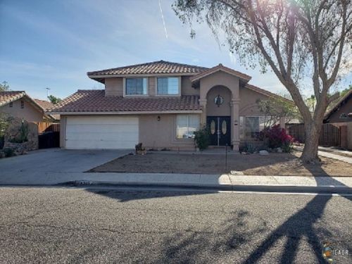 1230 Calle De Oro, Calexico CA  92231-1949 exterior